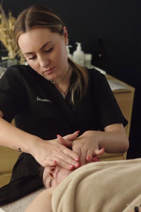 Massage visage - Institut de beauté Douceur de Lys à Rodez